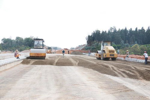 公路工程計(jì)量路面寬度如何計(jì)算 有什么依據(jù)