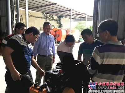 深耕細(xì)分領(lǐng)域:閩科舉辦公路垃圾處理回收利用設(shè)備觀摩會(huì)-閩科-工程機(jī)械動(dòng)態(tài)-中國(guó)路面機(jī)械網(wǎng)